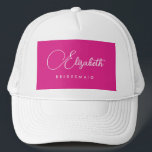 Junggeselinnen-Abschied Bridesmaid Name Pink Truckerkappe<br><div class="desc">Custom Hinzufügen Bild Text hier Bekleidungsvorlage Personalisierte Frauen's Pink White Junggeselinnen-Abschied Bridesmaid Name Baseball & Trucker Hats.</div>