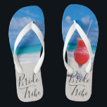 Junggeselinnen-Abschied Tropical Beach Bribe Stamm Flip Flops<br><div class="desc">Dieses Design wurde durch digitale Kunst erstellt und kann personalisiert werden, indem Sie auf den Knopf Anpassen klicken und die Farbe ändern, einen Namen, Initialen oder Ihre Lieblingssprache hinzufügen. Kontaktieren Sie mich unter colorflowcreations@gmail.com , wenn Sie dieses Design für ein anderes Produkt haben möchten. Kaufen Sie meine originale abstrakte Acrylmalerei...</div>