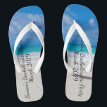 Junggeselinnen-Abschied Tropical Beach Cruise Flip Flops<br><div class="desc">Dieses Design wurde durch digitale Kunst erstellt und kann personalisiert werden, indem Sie auf den Knopf Anpassen klicken und die Farbe ändern, einen Namen, Initialen oder Ihre Lieblingssprache hinzufügen. Kontaktieren Sie mich unter colorflowcreations@gmail.com , wenn Sie dieses Design für ein anderes Produkt haben möchten. Kaufen Sie meine originale abstrakte Acrylmalerei...</div>