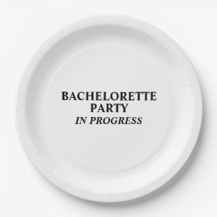 Junggesellinnen-Abschiedsparty im Gange Pappteller