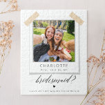 Junggesellinnenabschiede? Benutzerdefiniertes Foto<br><div class="desc">Dieses Foto-Puzzle "Werden Sie meine Brautjungfrau?" ist ein lustiger und moderner Weg, die Frage Pop. Mit einem personalisierten Foto mit Schwarzweiß-Typografie und einem spielerischen Design kombiniert dieser Vorschlag eine einfache und Spaß-Kombination. Das Polaroid-Bild fügt eine einzigartige Touch hinzu, die es zu einem unvergesslichen und interaktiven Sake für Ihre Hochzeitsfeier macht....</div>