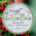 Jungle Animals Baby's First Christmas Ornament<br><div class="desc">Niedliches Baby's erste Weihnachtsschmuck die süßesten kleinen Dschungeltiere Set auf einem blauen Damast Hintergrund.</div>