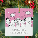 Jungle Animals Baby's First Christmas Ornament<br><div class="desc">Das erste Weihnachtsdekor des Babys ist mit einer süßen Giraffe,  Hippo,  Löwe,  Bär & Elefant-Set auf rosa Hintergrund gestaltet. Personalisieren Sie mit Ihren Babyinformationen und Datum und Sie sind alle Set zu gehen! Wunderschönes datiertes Sake-Geschenk für die 1. Weihnachtsfeier Ihres Babys.</div>