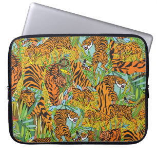 Jungle Majesty: Tiger inmitten von Grün Laptopschutzhülle