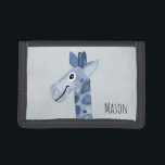 Jungs erste Blue Giraffe aus der Brieftasche mit d Trifold Geldbörse<br><div class="desc">Das Portemonnaie dieses bezaubernden Jungen ist mit einer blauen Aquarellgiraffe ausgestattet und hat Platz für Sie,  um den Namen Ihres kleinen Jungen hinzuzufügen. Ideal für die erste Brieftasche Ihres Kleinkindes! Karo aus der Erholung unserer Kollektion für andere niedliche blaue Safaritiere!</div>