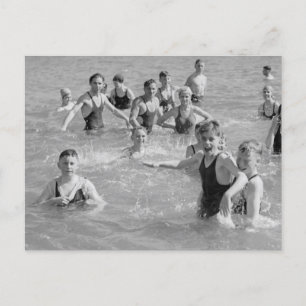 Jungs in der Briny-Postkarte. Foto der 20er Jahre Postkarte