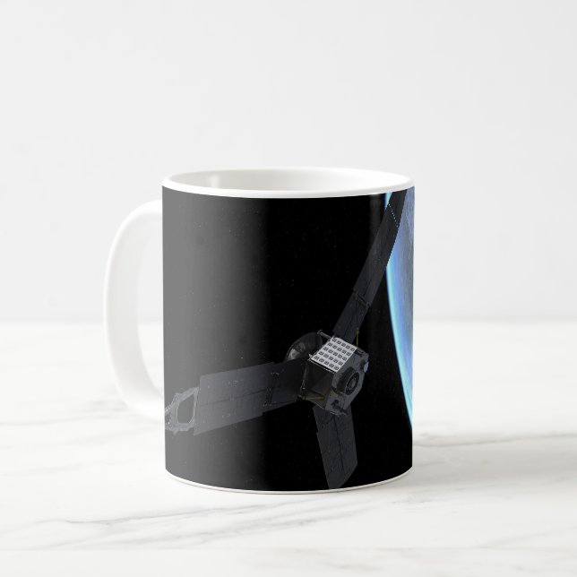 Juno Raumfahrzeug während der Erde Flyby Kaffeetasse (Vorderseite Links)