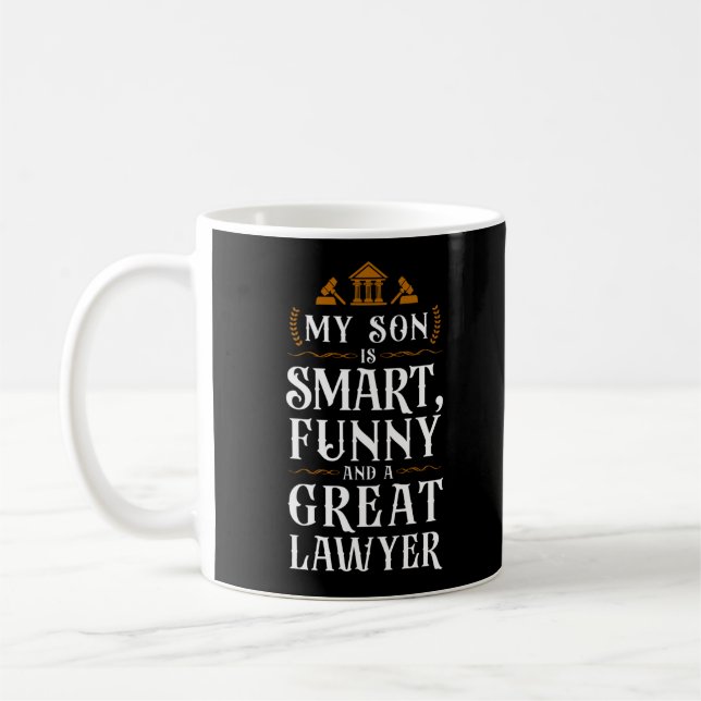 Juristenstudent mein Sohn ist intelligent, lustig  Kaffeetasse (Links)
