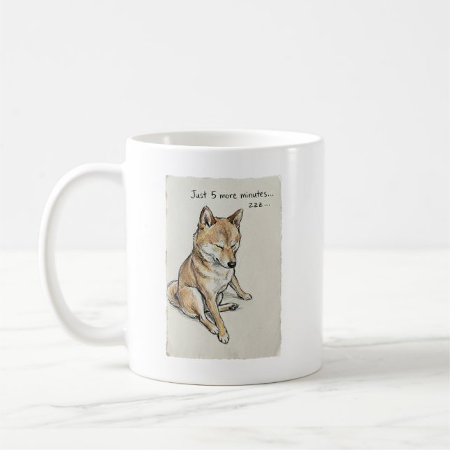 "Just 5 More Minutes" Sleepy Shiba Inu Nap Art Kaffeetasse (Links)
