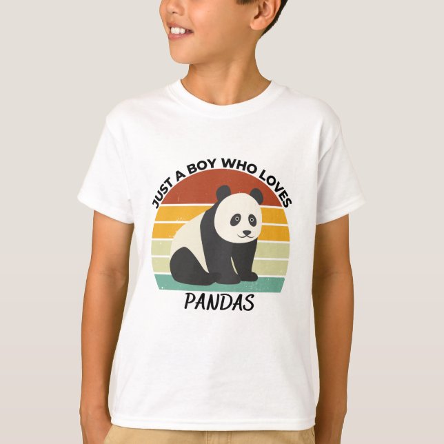 Just a boy who loves pandas T-Shirt (Vorderseite)
