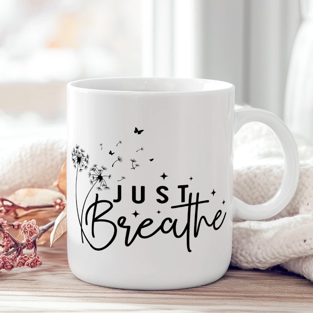 "Just Breathe" Kronleuchter Butterfly Kaffeetasse ("Just Breathe" Dandelion Butterfly Coffee Mug on a boho wooden table with pink flower.)
