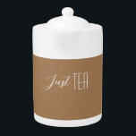 Just Brown Tea<br><div class="desc">Größe: Mittlere Teezeit wird nie wieder die gleiche sein mit einer eigenen Teekanne aus Zazzle. Diese Teekanne aus leuchtend weißem Porzellan sieht mit deinen Fotos, Texten und Motiven einfach toll aus. Diese Teekanne ist für Spülmaschine und Mikrowelle geeignet und verleiht deinem Zuhause einen ganz besonderen Touch. Ideal zum Tee mit...</div>