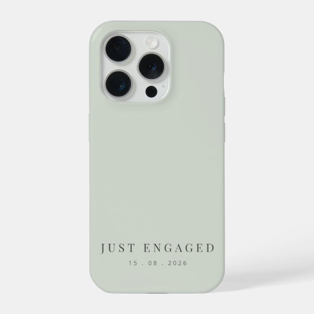 Just Engaged Minimalist Typography Pale Sage iPhone 15 Pro Hülle (Rückseite)