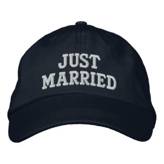 JUST HEIRATET BESTICKTE KAPPE