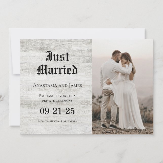 Just heiratete Rustic Bleached Wood Foto Hochzeit Ankündigung (Vorderseite)