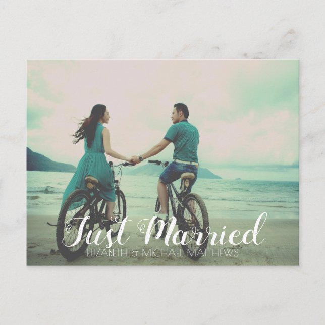 Just heiratete Skript Custom Foto Hochzeit danke Ankündigungspostkarte (Vorderseite)