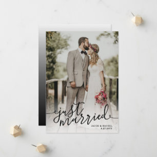 Just Married Black & White Script Foto Hochzeit Ankündigung
