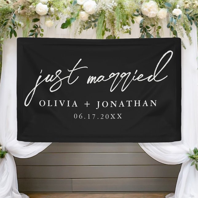 Just Married Elegant Calligraphy Script Wedding Banner (Von Creator hochgeladen)