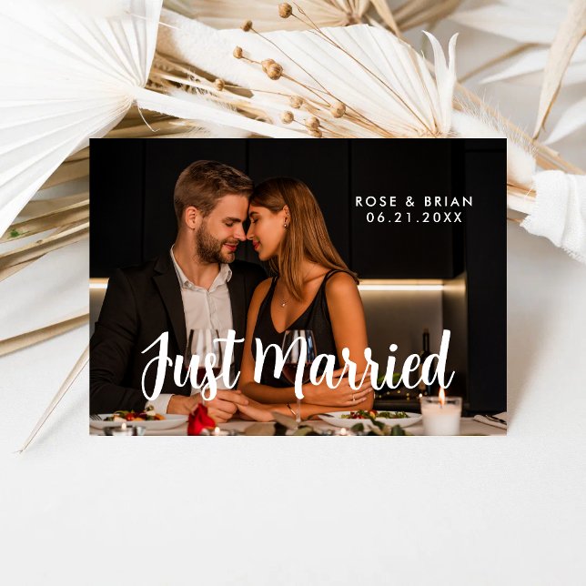 Just Married Elegante Romantic Wedding Foto Card Ankündigung (Von Creator hochgeladen)