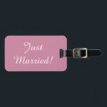 Just Married Gepäckanhänger<br><div class="desc">Flitterwochen sind unterwegs,  und die Welt muss es wissen! Zeigen Sie Ihren neuen Beziehungsstatus mit diesem bezaubernden Gepäckanhänger!</div>