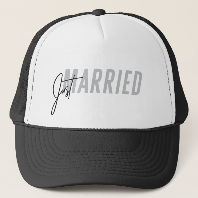 Just Married Hat für ihn | Neugezogener Hut - Grau Truckerkappe (Vorderseite)