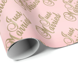 Just Married in Gold Script Schriftart auf Pink - Geschenkpapier