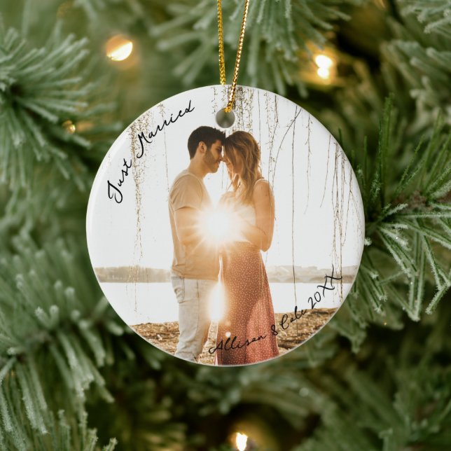 Just Married Moderne Minimalistische Paare Hochzei Keramik Ornament (Baum)