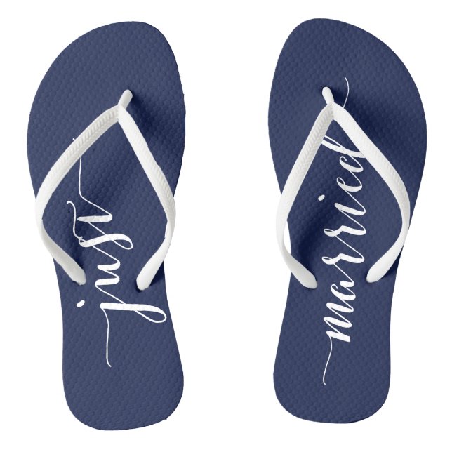 Just Married Navy Blue Wedding Party Flip Flops (Fußbett)