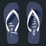 Just Married Navy Blue Wedding Party Flip Flops<br><div class="desc">Nur verheiratet einfache marineblaue Hochzeitsfeier Flip Flops mit breiten Gurten</div>