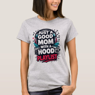 Juste une Bonne Mère avec un T-Shirt de Liste de L