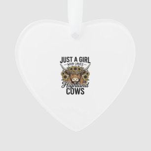 Juste une fille qui aime les vaches des Highlands