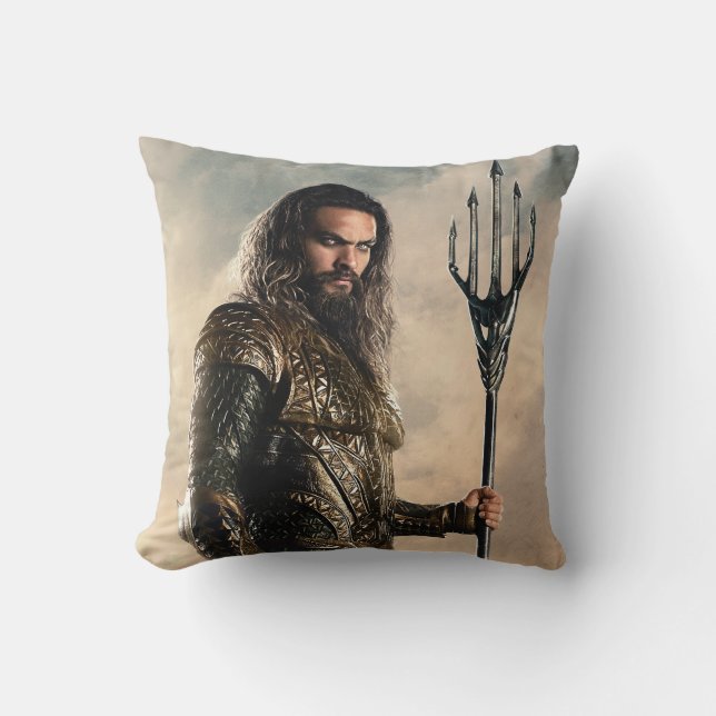 Justizielle Liga | Aquaman auf dem Schlachtfeld Kissen (Vorderseite)