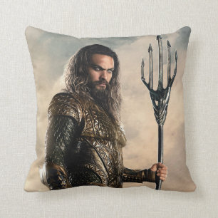 Justizielle Liga   Aquaman auf dem Schlachtfeld Kissen