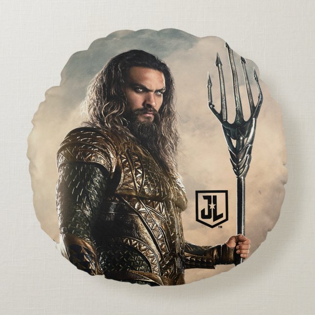 Justizielle Liga | Aquaman auf dem Schlachtfeld Rundes Kissen (Vorderseite)
