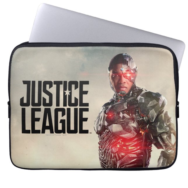 Justizielle Liga | Cyborg auf dem Schlachtfeld Laptopschutzhülle (Vorderseite)