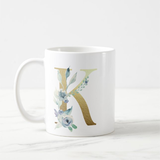 K Golden Initial mit blauem Blumenblättern Kaffeetasse (Links)