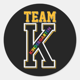 K Kindergarten Lehrer Student zurück zur Schule Runder Aufkleber