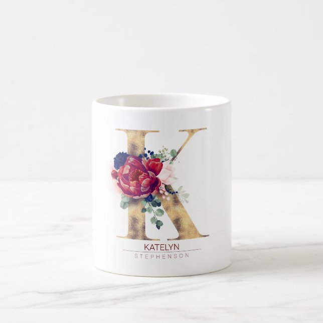 K Monogram Floral Burgundy Red and Navy Blue Kaffeetasse (Mittel)