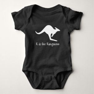 K steht für Känguru Baby Strampler