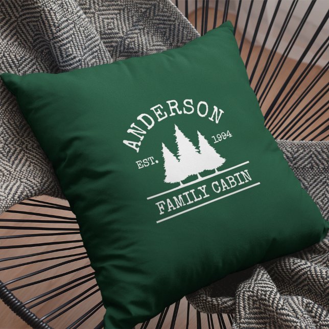 Kabine Familienname Forest Green Kissen (Customize to change text size or text style.)