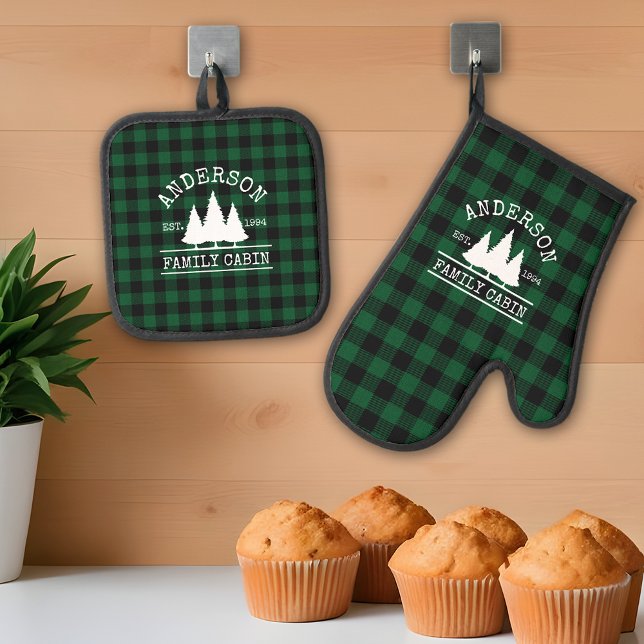 Kabinenfamilie Name Grün Kariert Ofenhandschuh & Topflappen-Set (A great addition to your kitchen.)