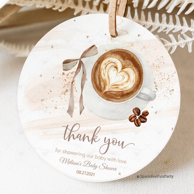Kaffee-Baby-Party ist Brühen Schleife Geschenkanhänger (Coffee baby,is brewing shower,invitation,welcome sign,board yard,decorations,Coffee baby shower,game)