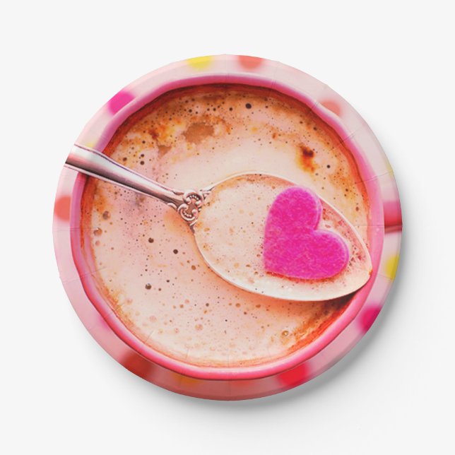 Kaffee-Creme-Kaffeetasse mit rosa Tasse und Untert Pappteller (Vorderseite)
