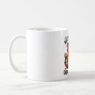 Kaffee. Dann kümmere dich um das, was die Katze um Kaffeetasse