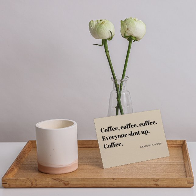 Kaffee Haiku für Morgenschwarze Typografie Postkarte (Von Creator hochgeladen)