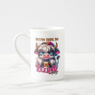 Kaffee hilft mir Idioten zu tolerieren Prozellantasse