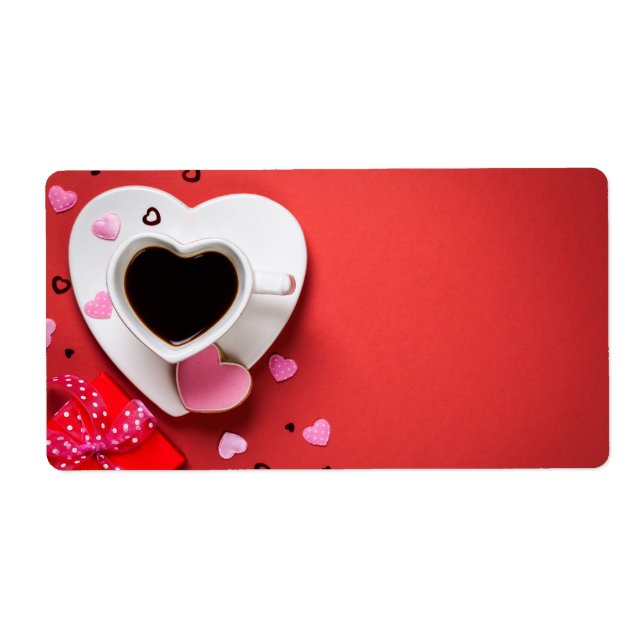 Kaffee mit roter Geschenkboxen und Keks (Vorne)