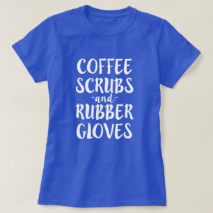 Kaffee scheuert sich und T-Shirt