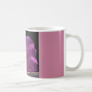 Kaffee-Tasse mit lila Blume Kaffeetasse
