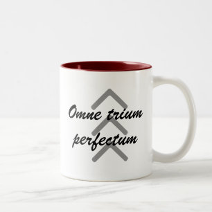 Kaffee-Tasse "Omne trium perfectum " Zweifarbige Tasse